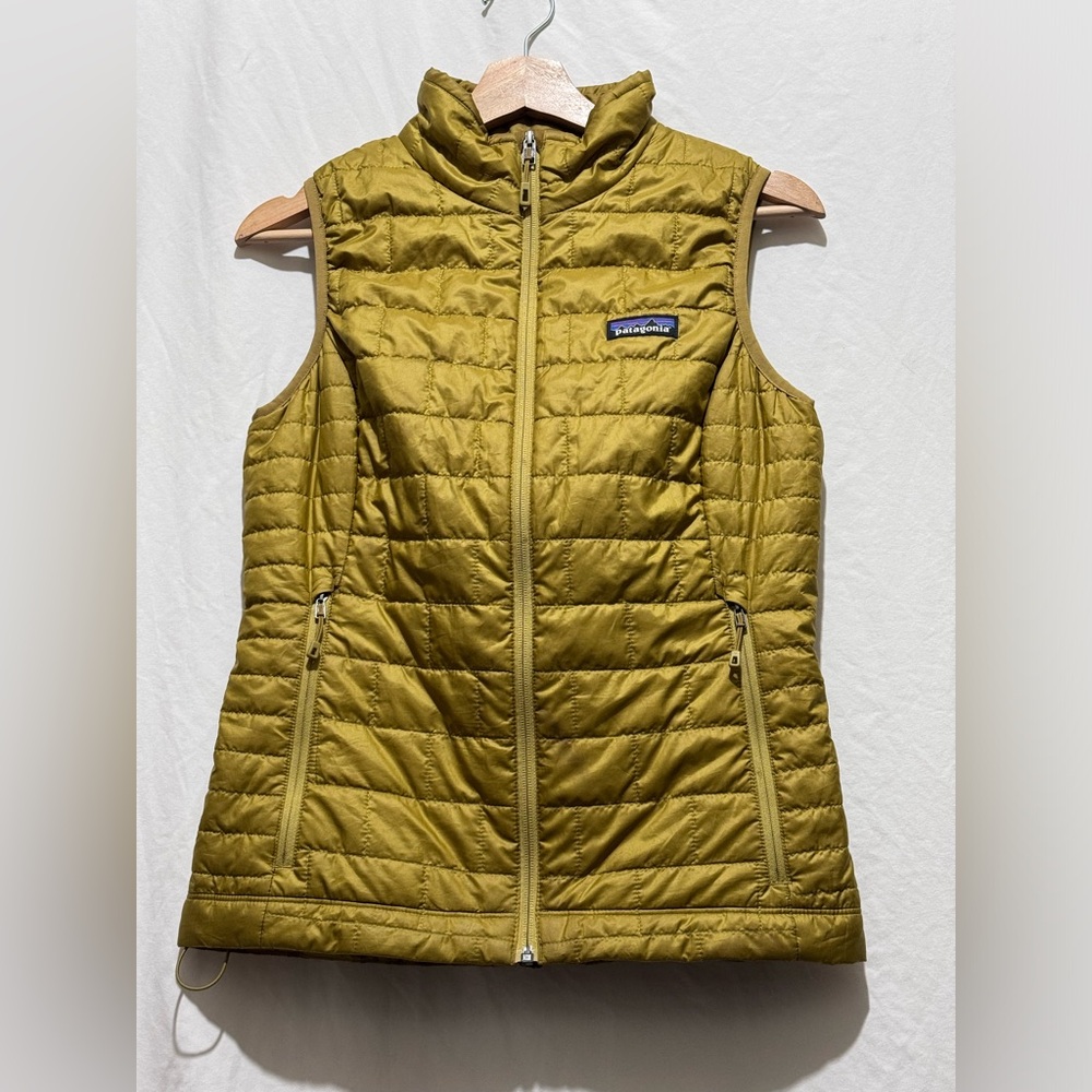 PATAGONIA mustard-colored vest